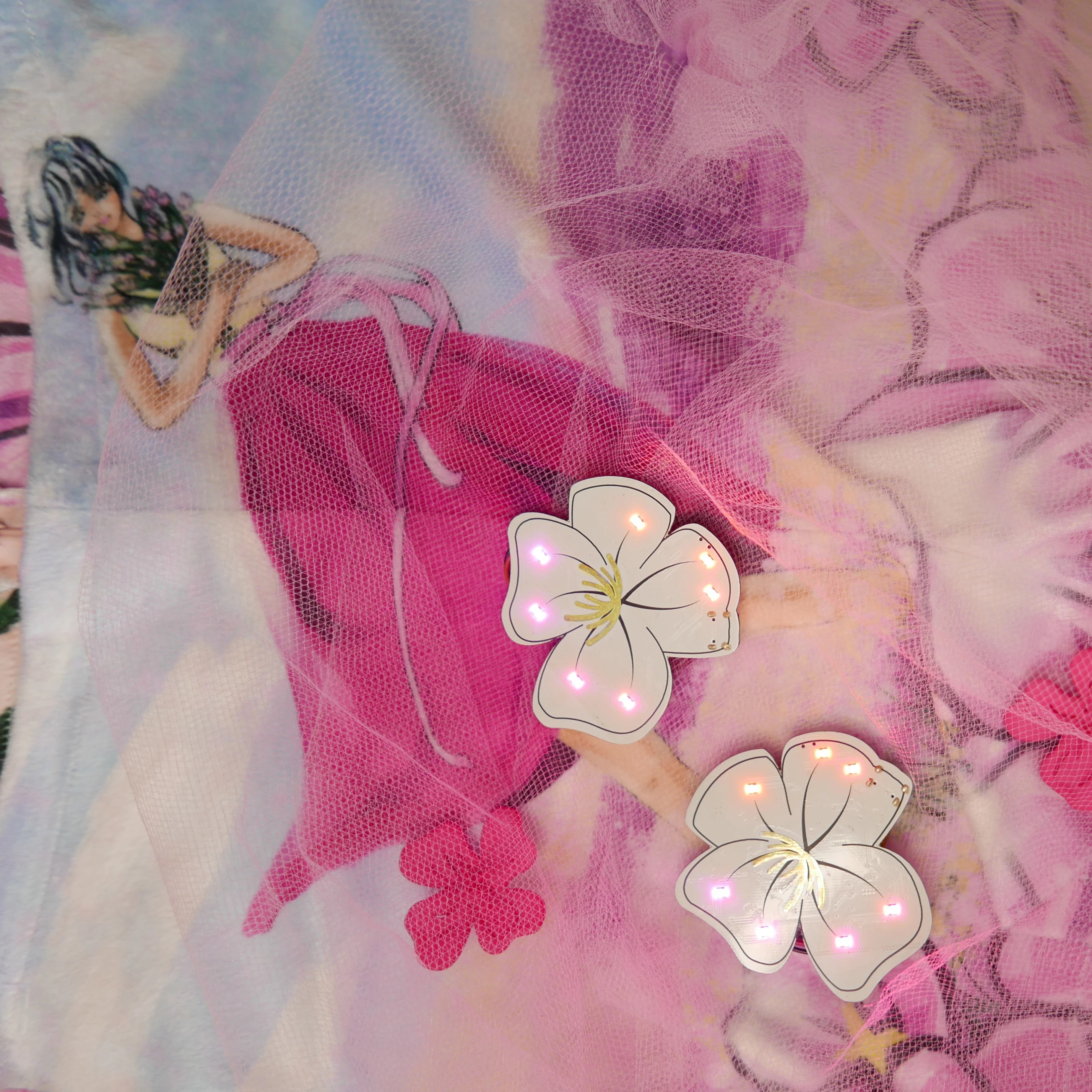 Kitty’s Flower - Bluetooth Wearable Brooches - Image 2