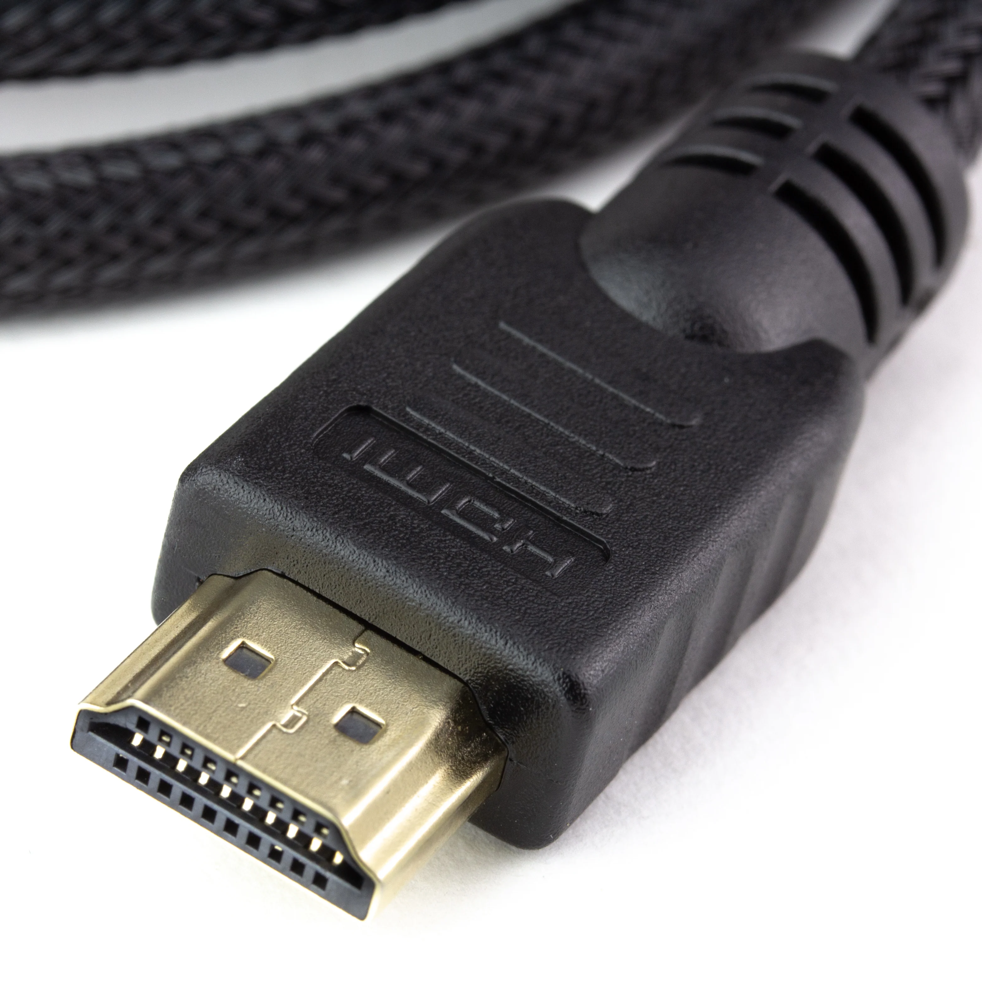 Micro-HDMI to HDMI cable (1.5m) - Image 2