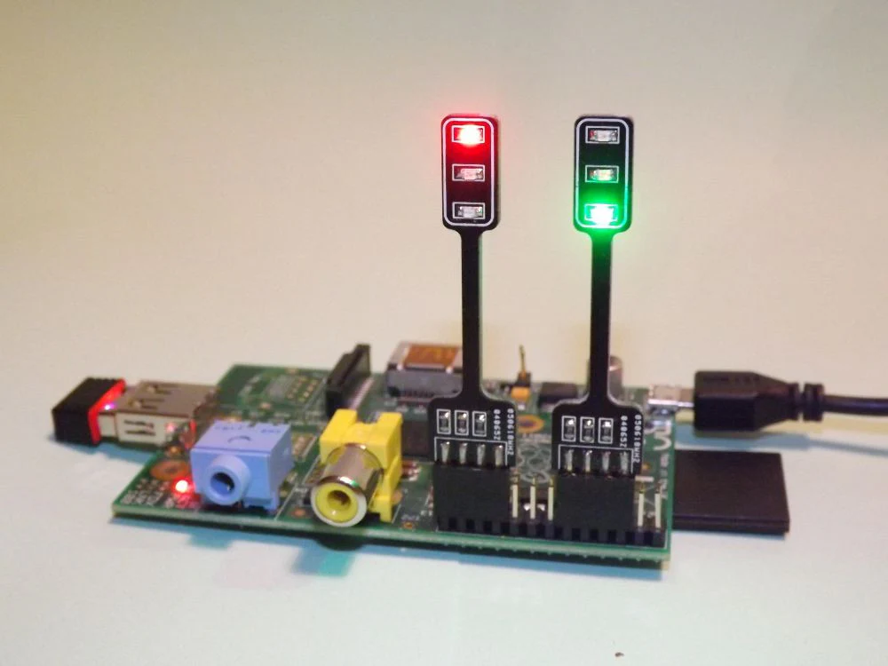PiStop - Traffic Light Add-on for Raspberry Pi - Image 3