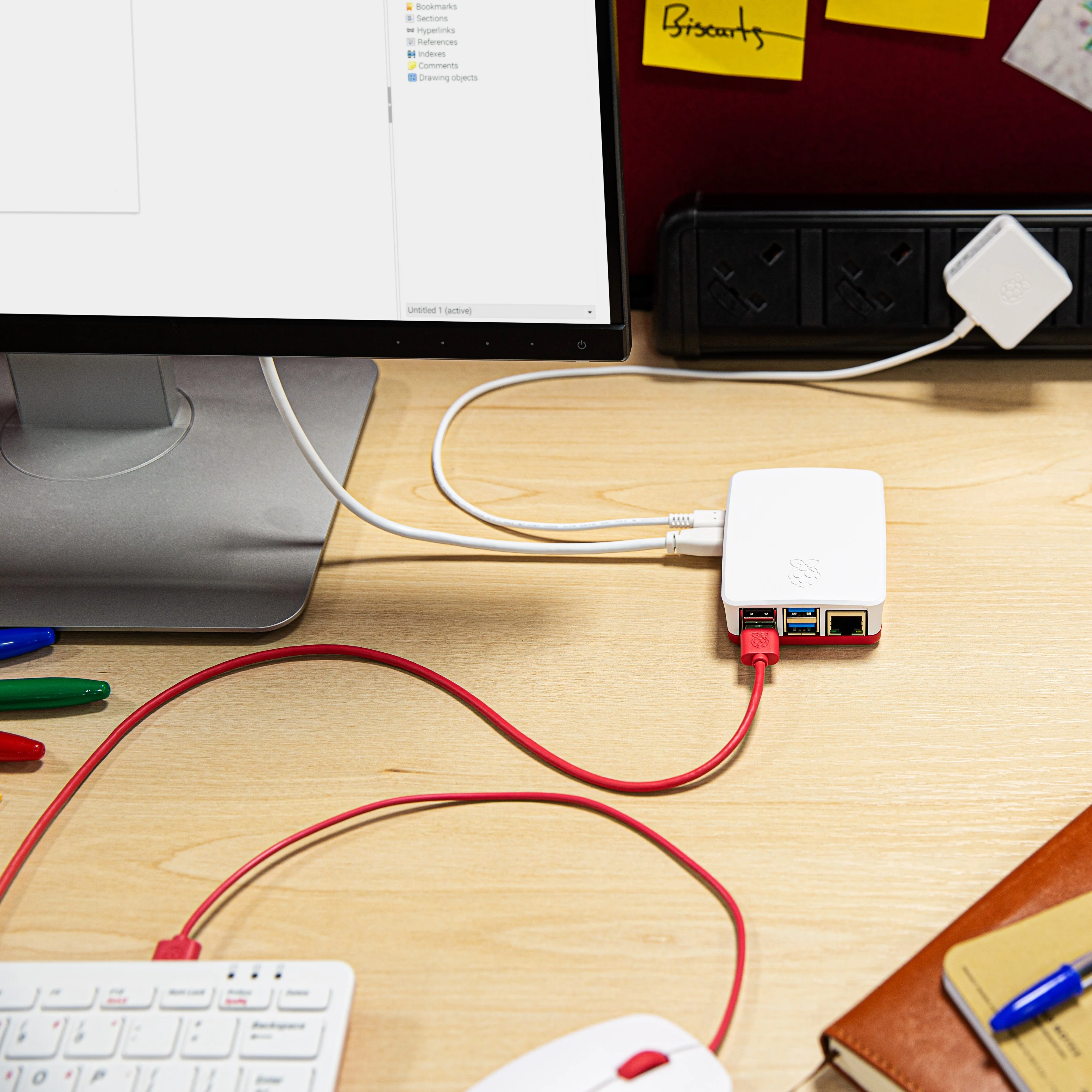 Raspberry Pi 4 Desktop Kit - Image 4